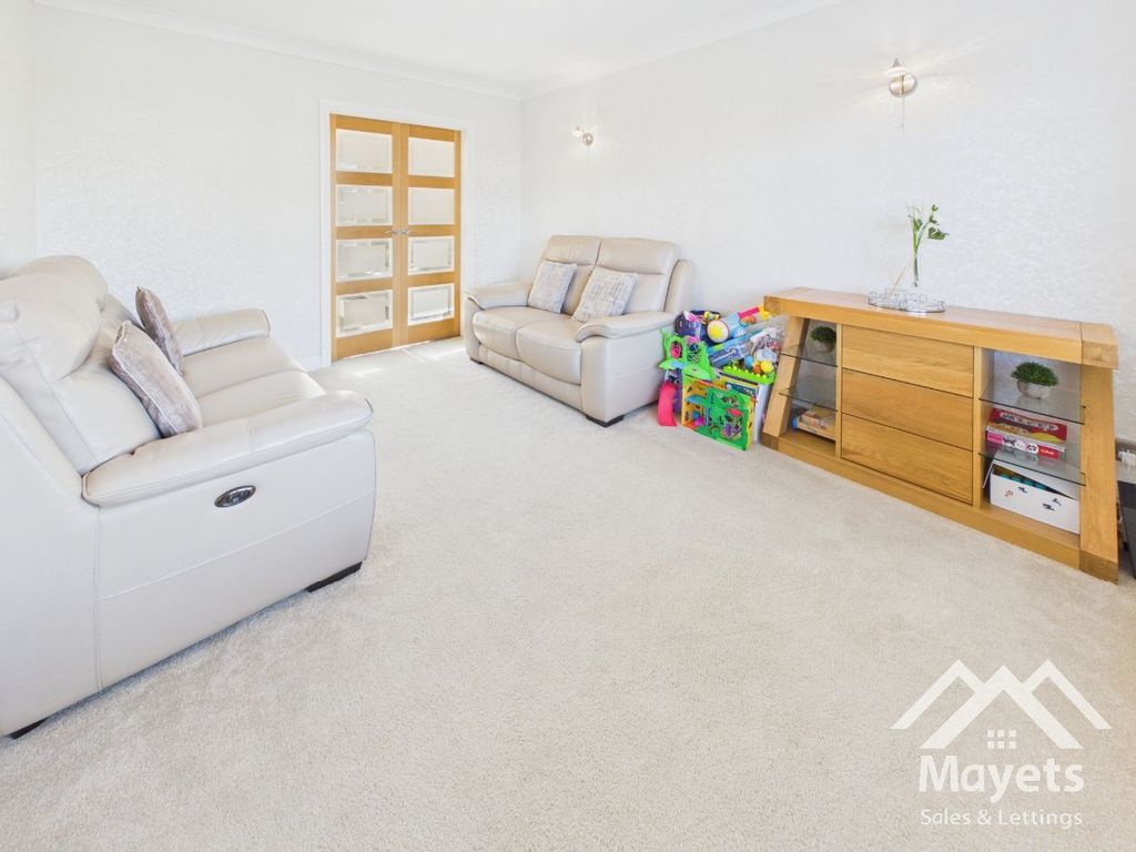 Property photo 2 of 27