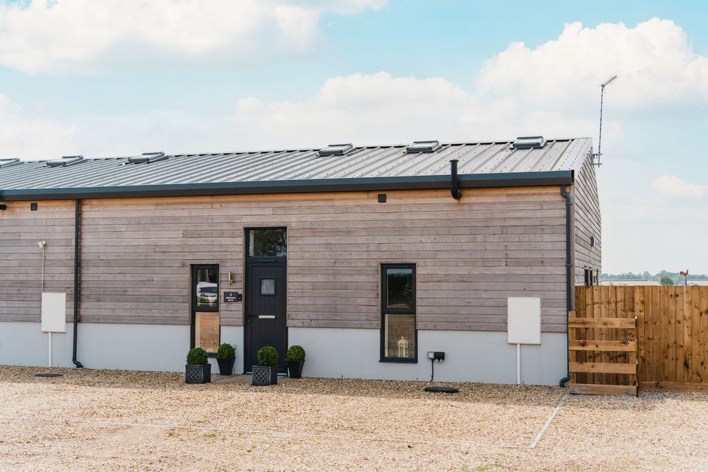 Property photo 1 of 26