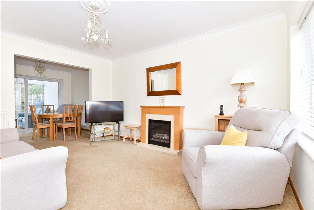 Property photo 2 of 10 Lounge