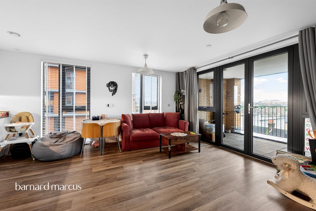 Property photo 3 of 16