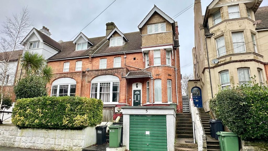 Property photo 2 of 26