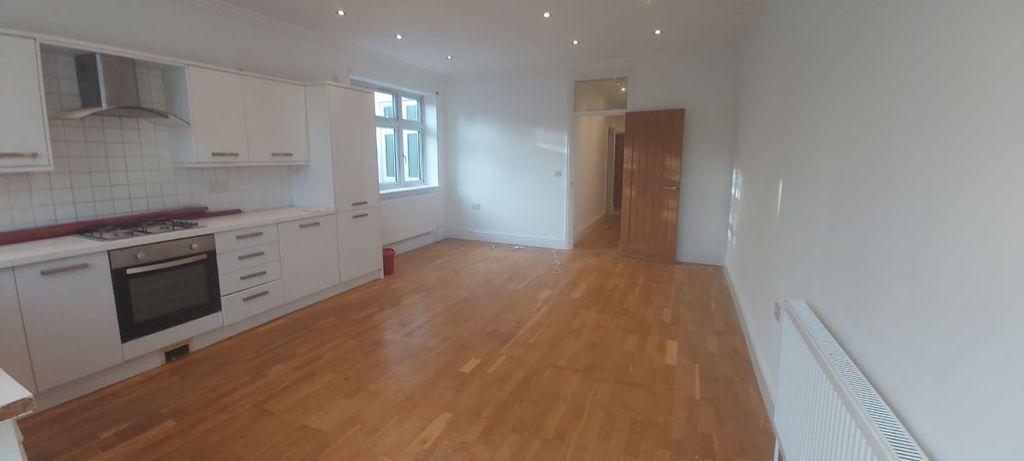 Property photo 1 of 12 Large Kitchen/ Reception
