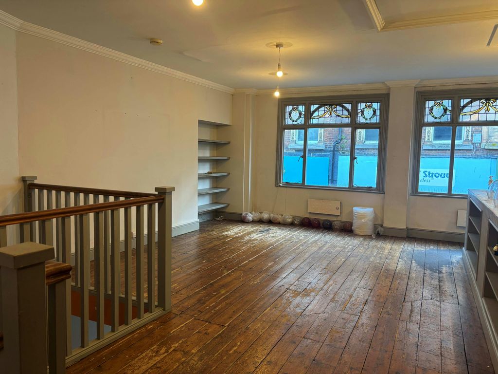 Property photo 3 of 3 Int 1.Jpg