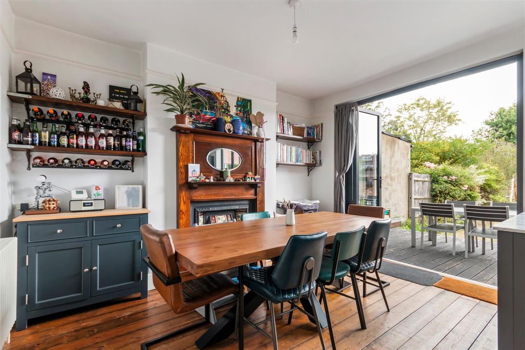 Property photo 3 of 12 Dining