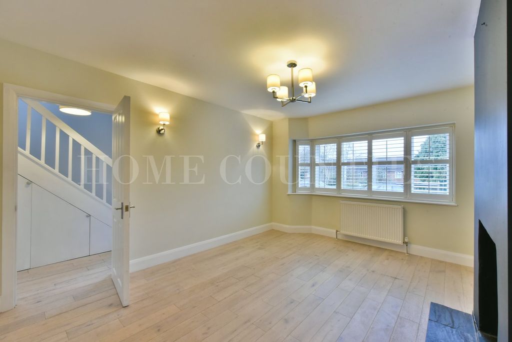 Property photo 3 of 24