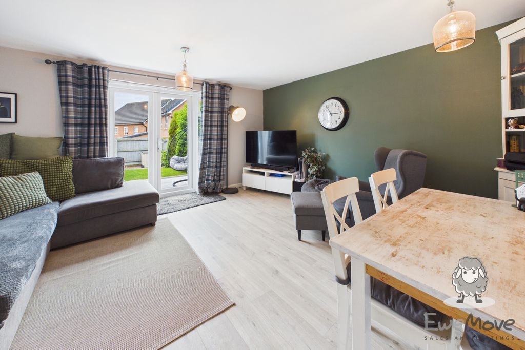 Property photo 2 of 14 7