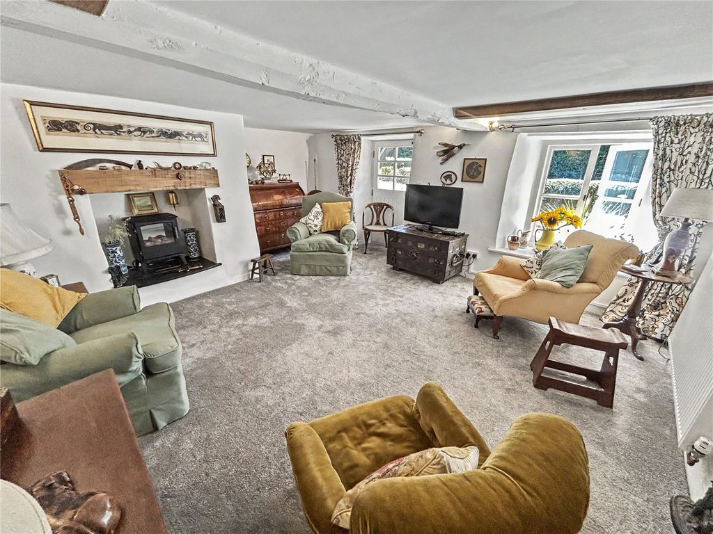 Property photo 2 of 24 Sitting Room
