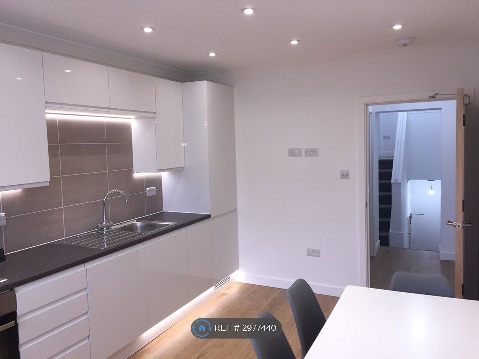 Property photo 1 of 8 Kitchen/Dinner/Lounge