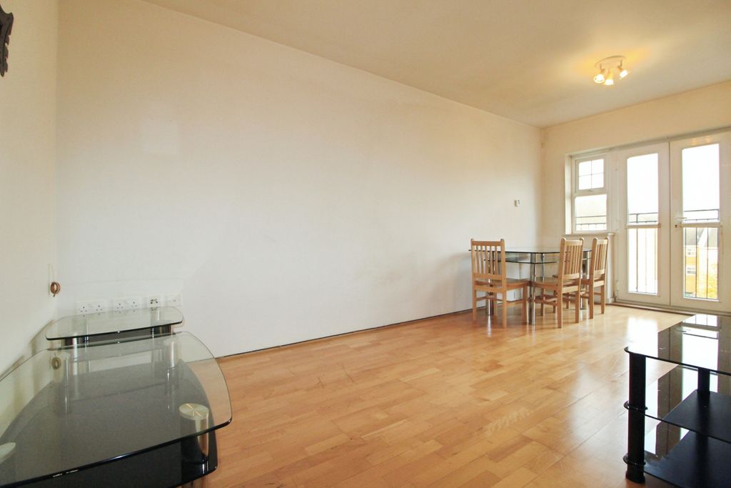 Property photo 1 of 14 Two Bedroom Top Floor Flat To Rent