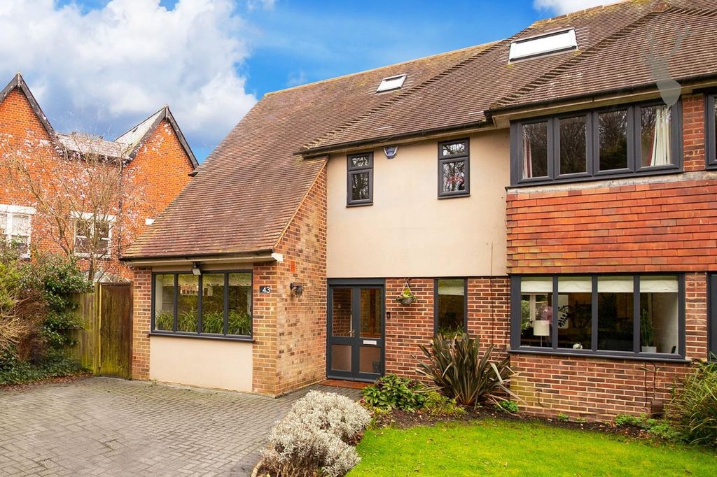 Property photo 1 of 35