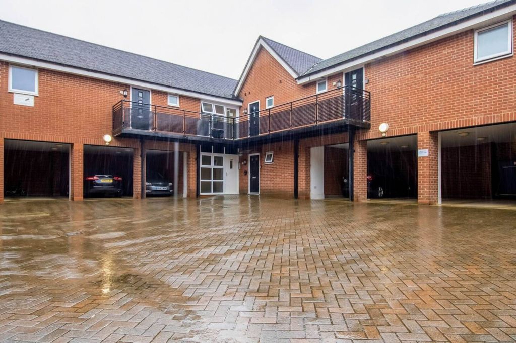 Property photo 1 of 9