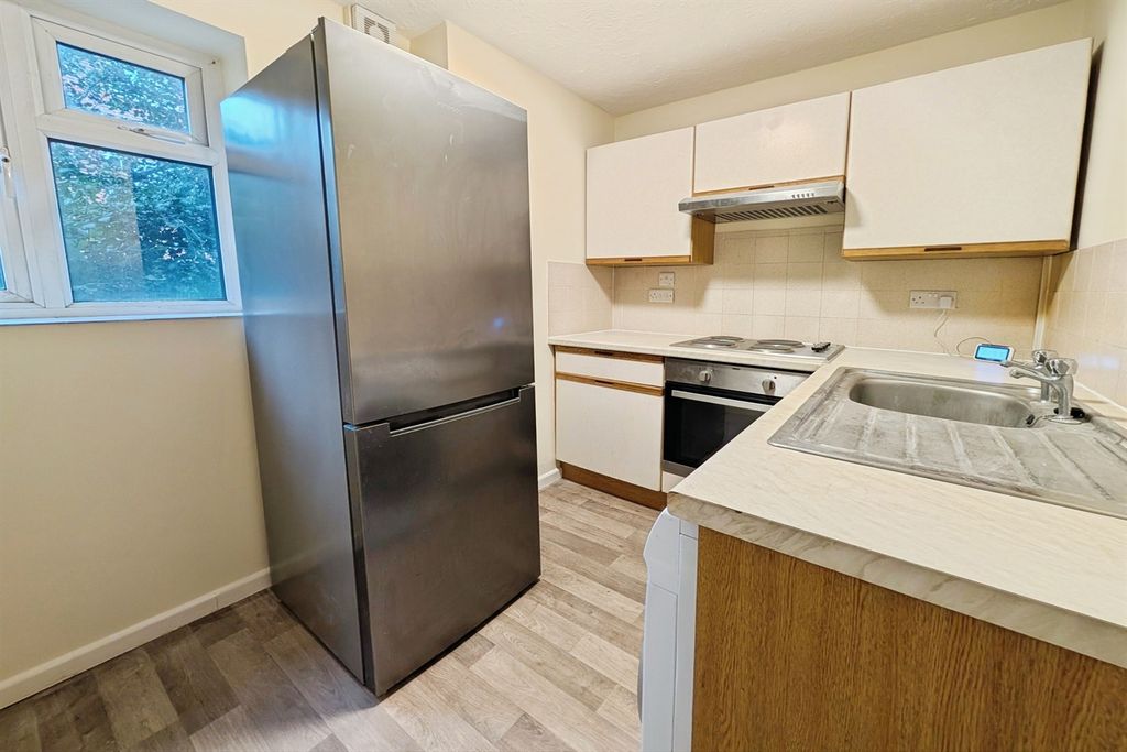 Property photo 3 of 5 (Main)