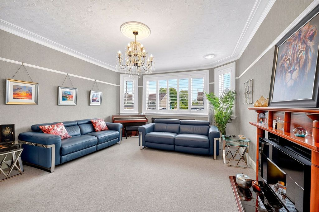 Property photo 2 of 66 Lounge