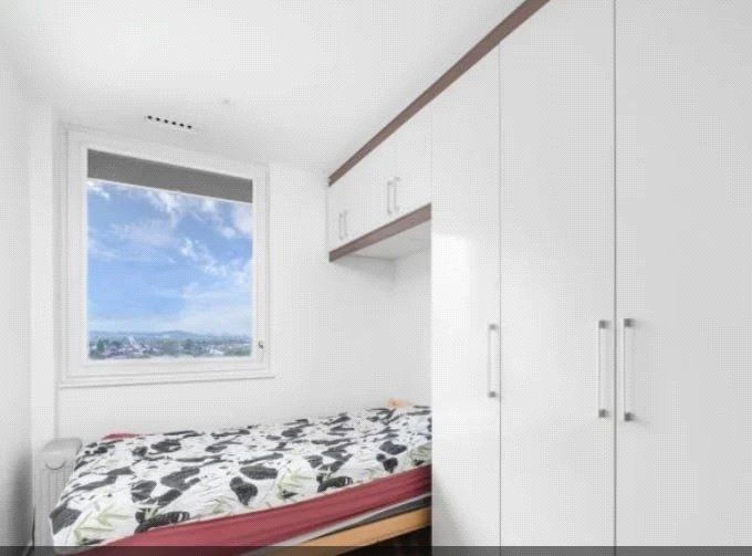 Property photo 2 of 5 Bedroom