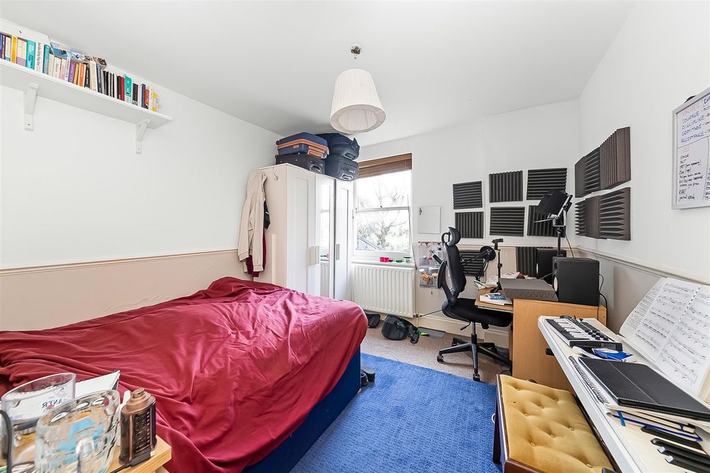 Property photo 2 of 10 Bedroom 1