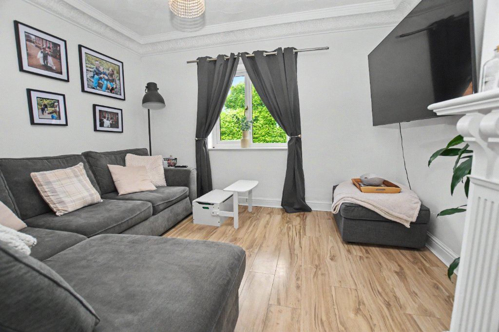 Property photo 2 of 14 Picture No. 12
