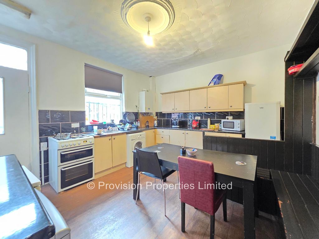 Property photo 2 of 7 Photo