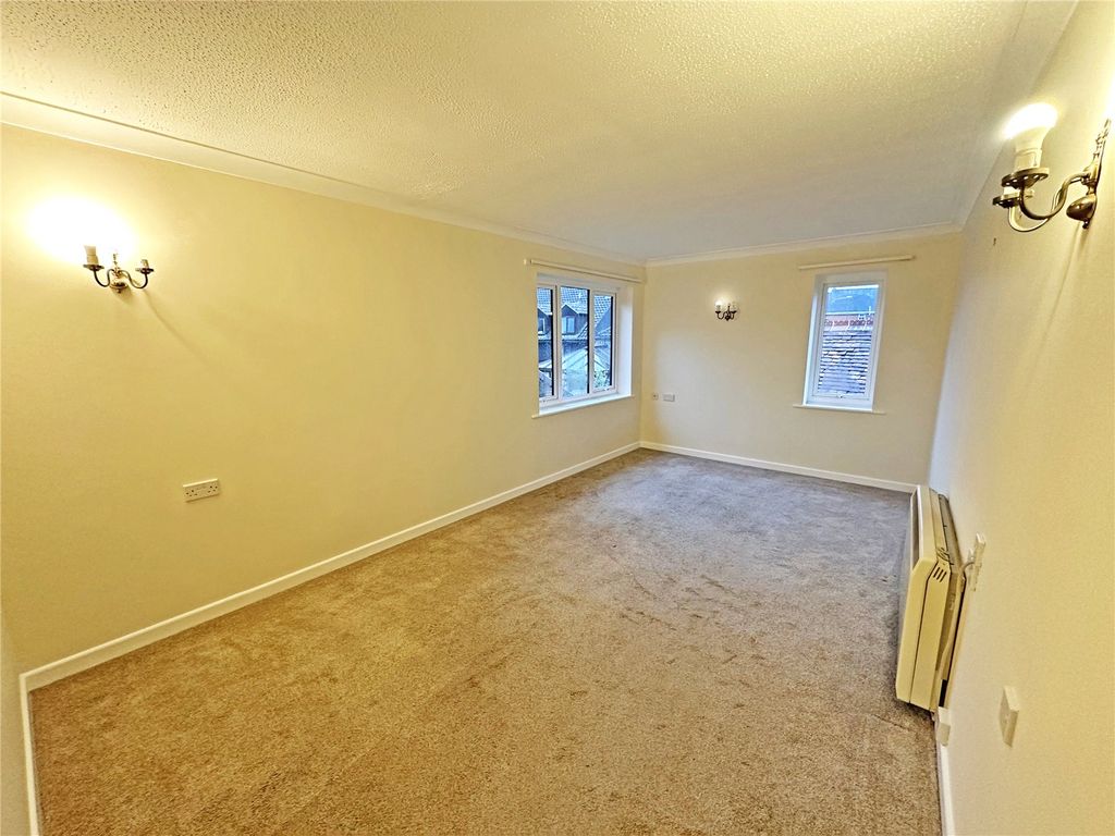 Property photo 3 of 8 Picture 3