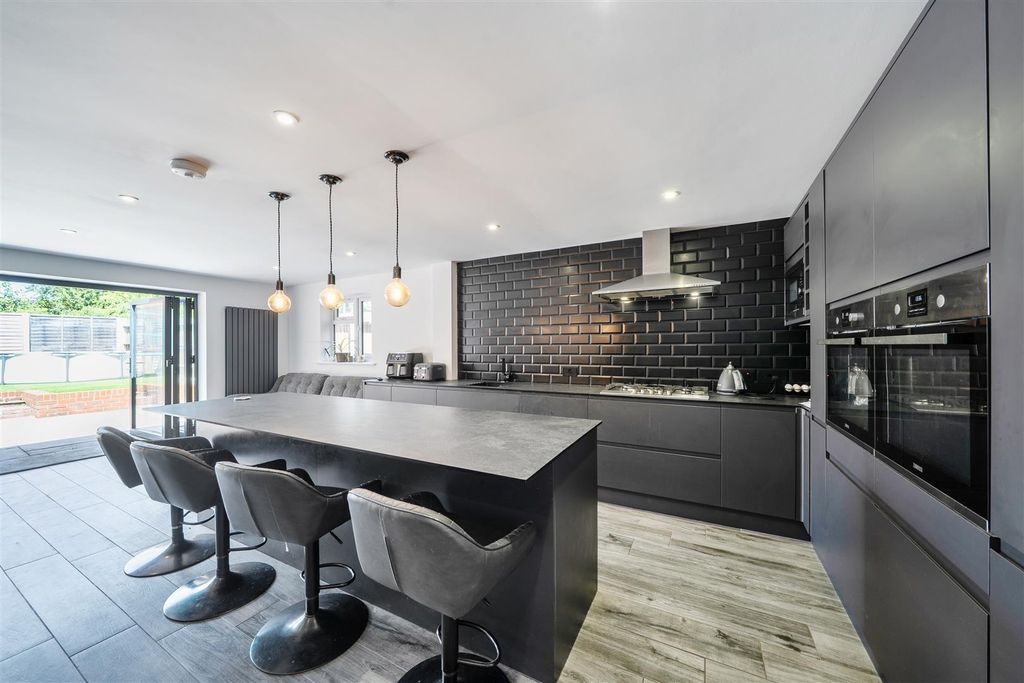 Property photo 2 of 15 Kitchen/Diner