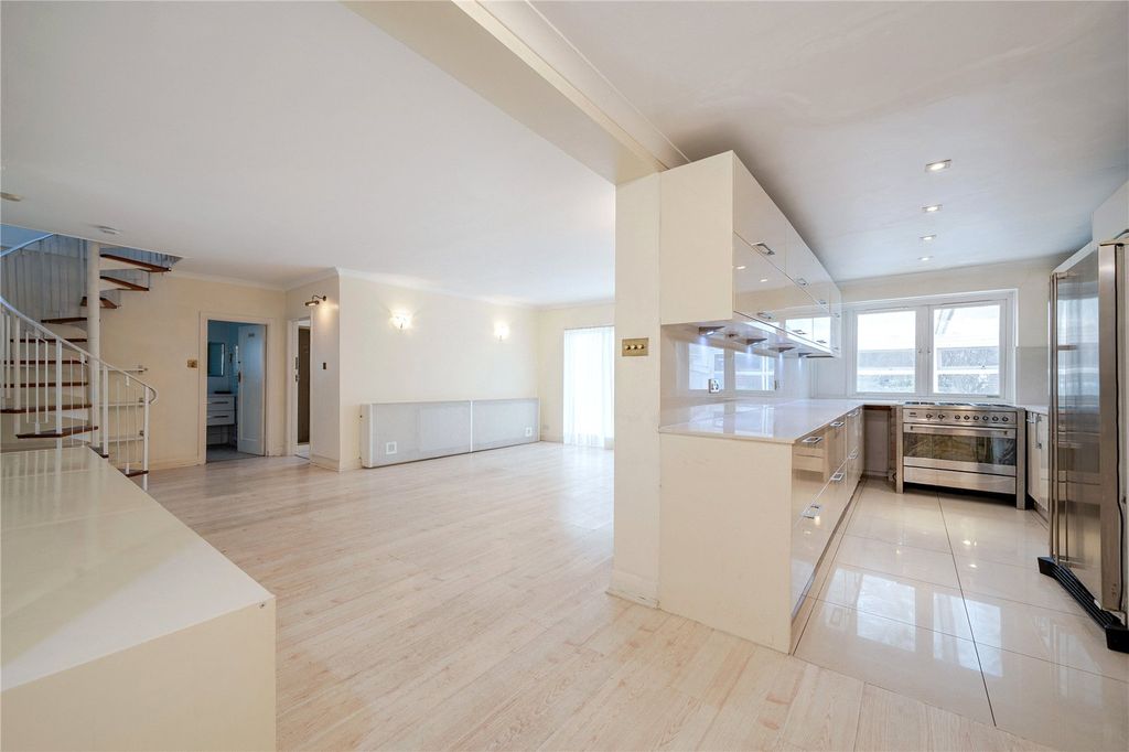 Property photo 3 of 21 Picture No. 31