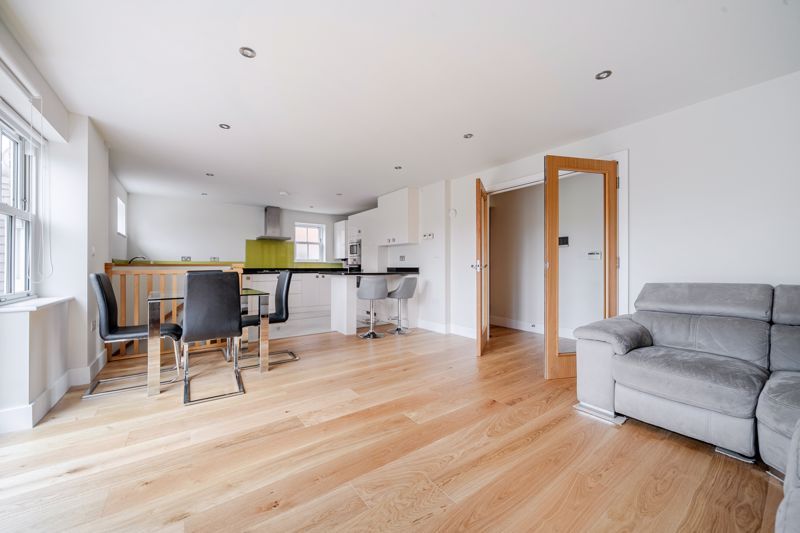 Property photo 1 of 20 Photo 17