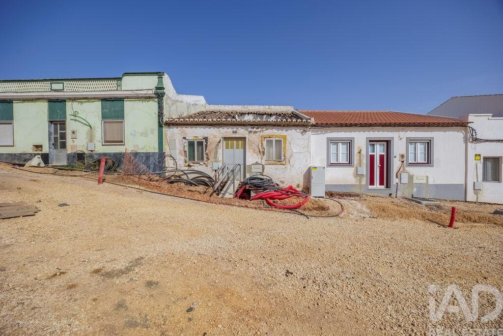 Property photo 2 of 34