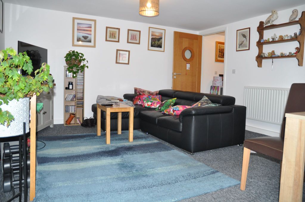 Property photo 2 of 13 Photograph 2