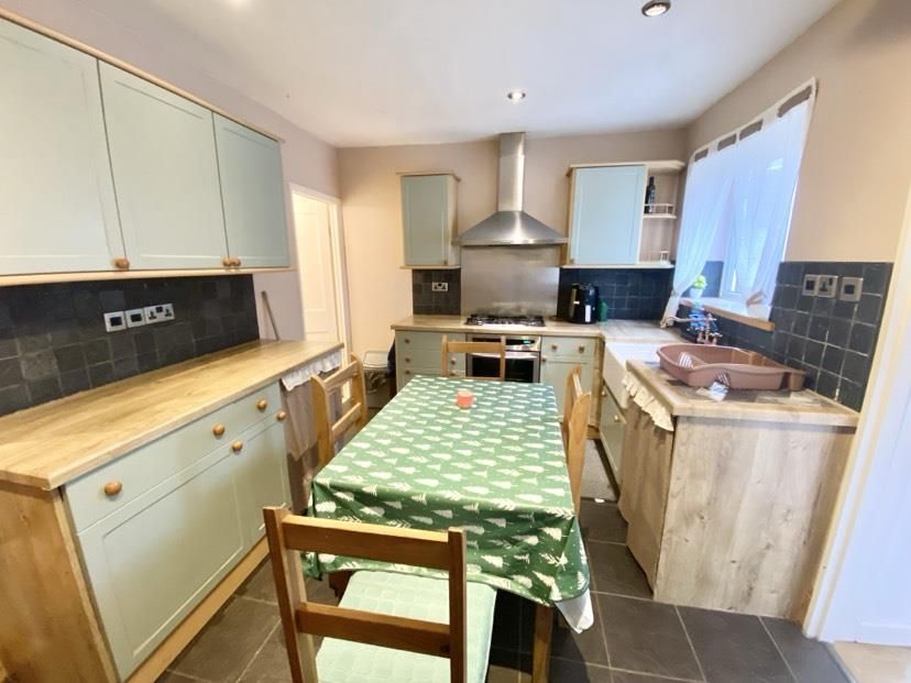 Property photo 3 of 9 Kitchen.Jpg