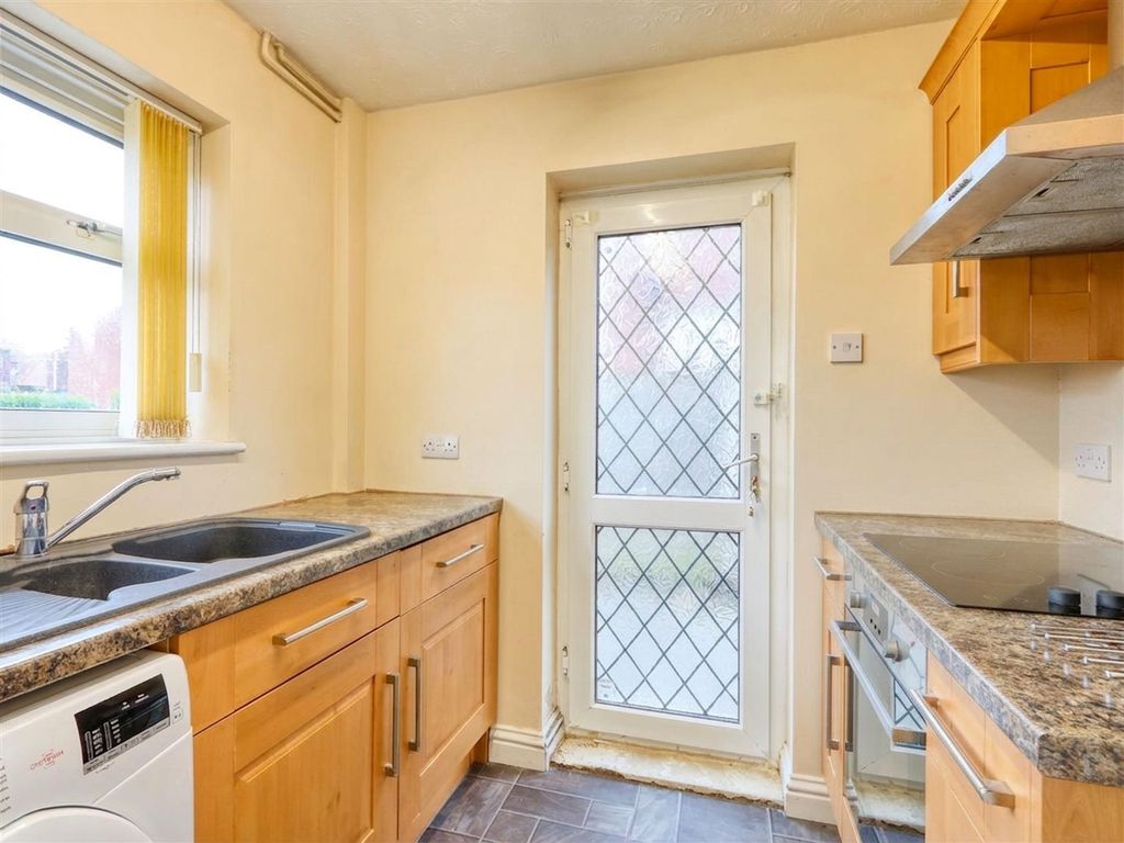 Property photo 3 of 13 Kitchen