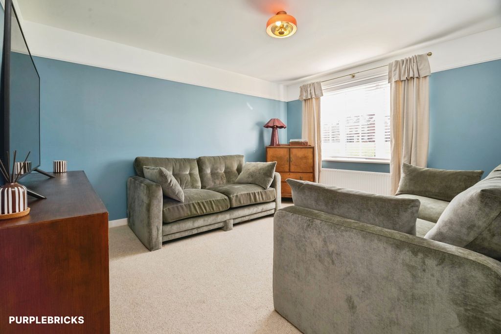 Property photo 2 of 23