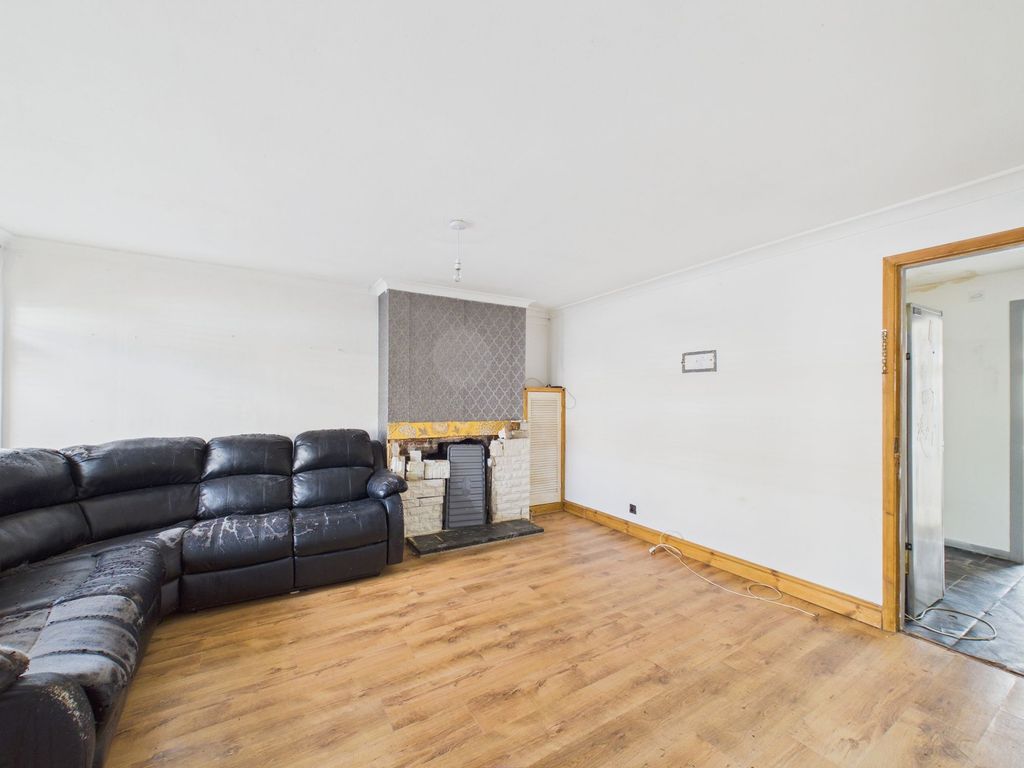 Property photo 2 of 25