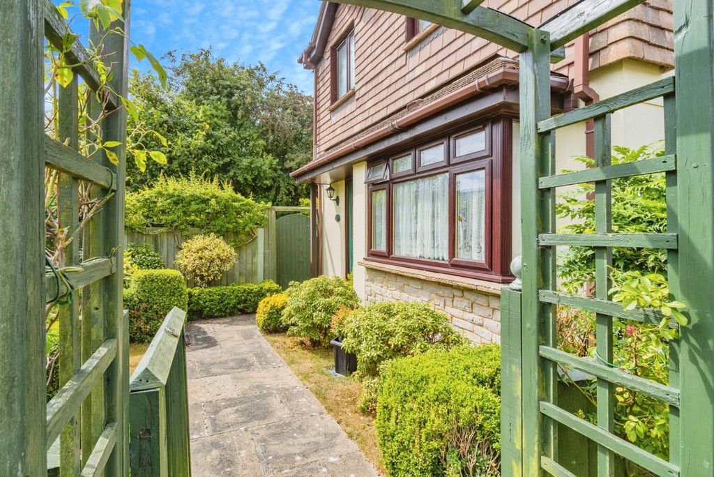 Property photo 2 of 16 Photo