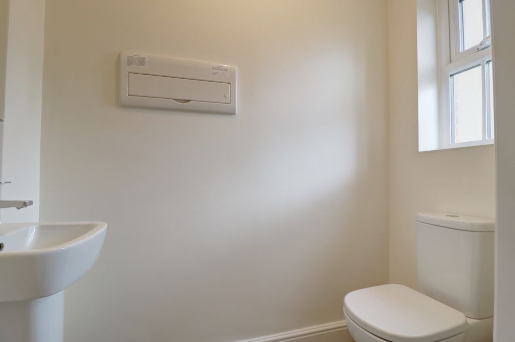 Property photo 2 of 20 Gf WC