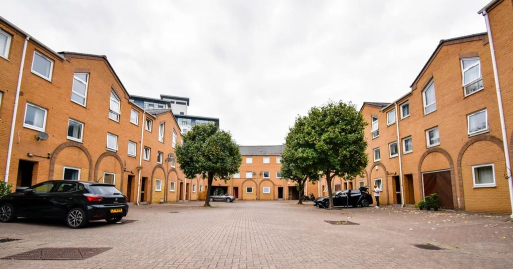 Property photo 1 of 1