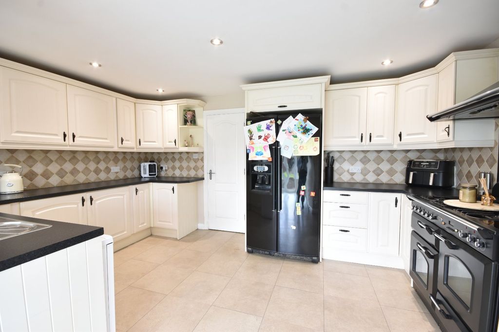 Property photo 2 of 23 Picture No. 07