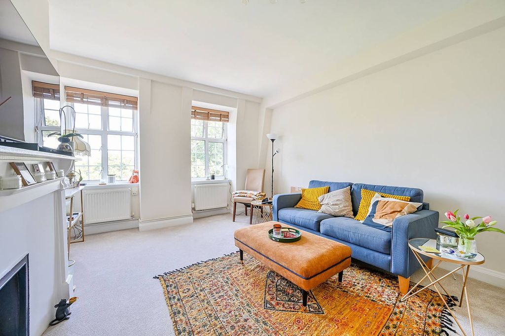 Property photo 2 of 11
