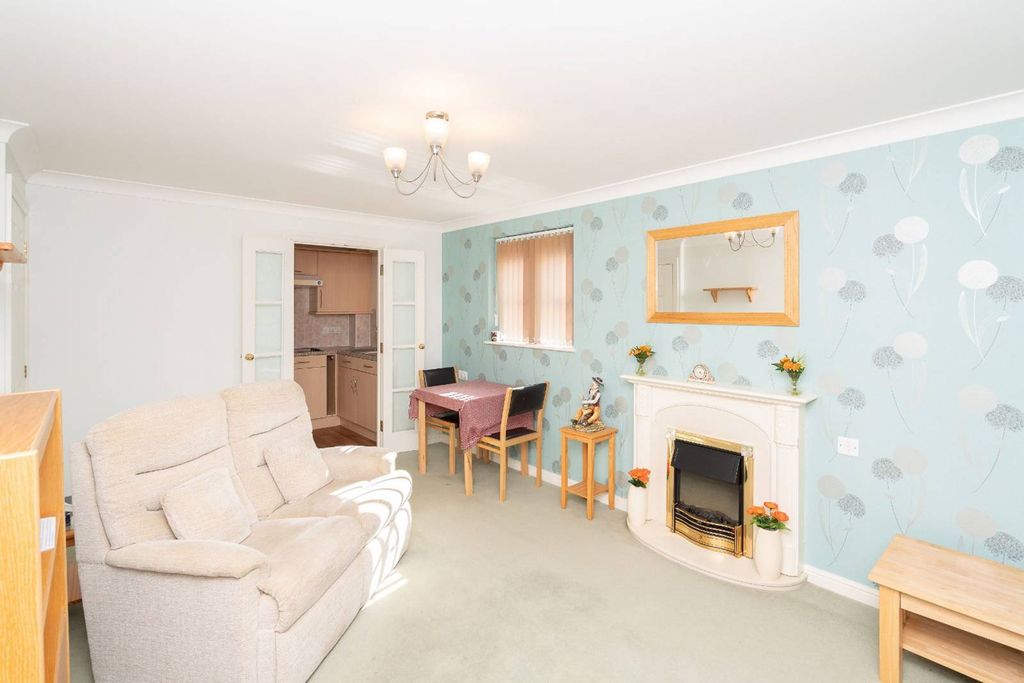 Property photo 2 of 11