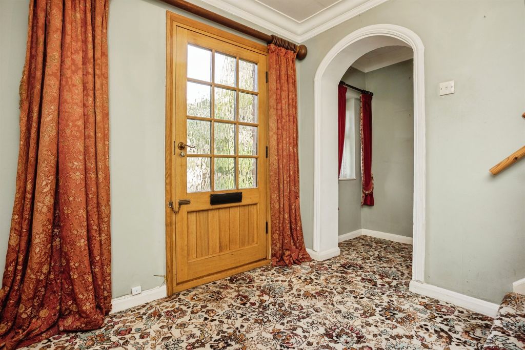 Property photo 3 of 32