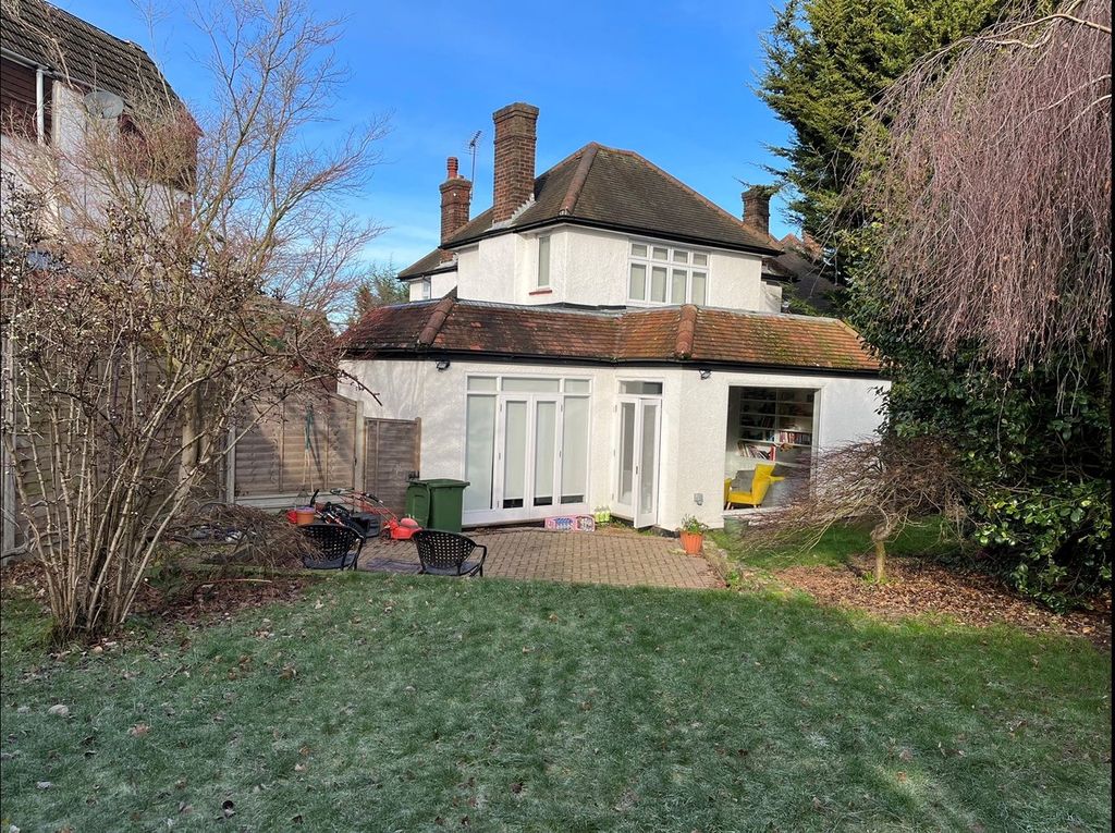 Property photo 2 of 11