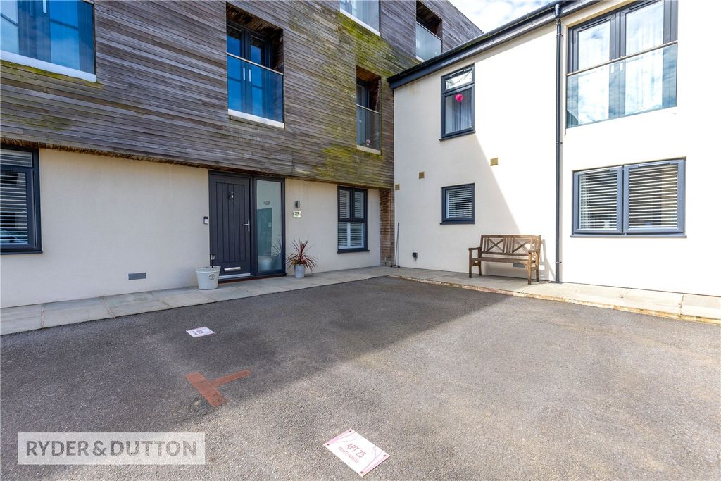 Property photo 1 of 29 Picture No. 02