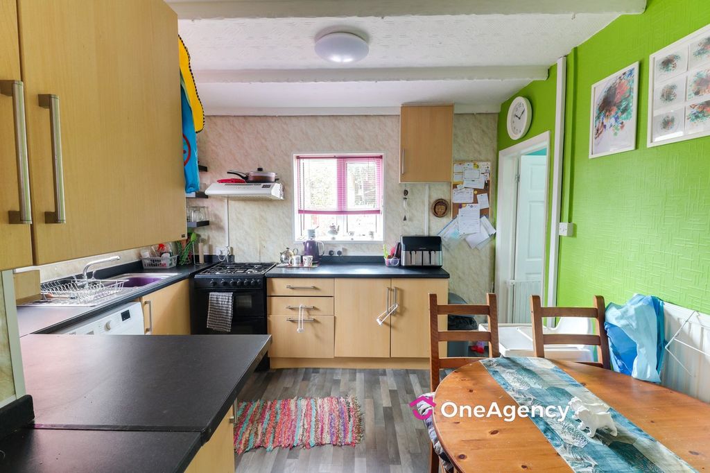 Property photo 3 of 14