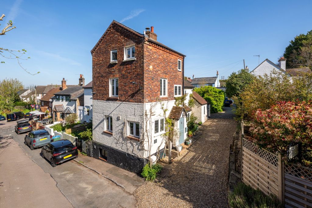 Property photo 2 of 50