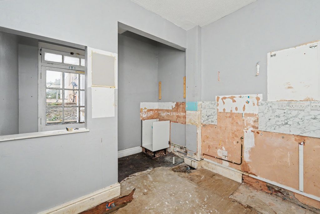 Property photo 2 of 16 Flat 3, 85 Ashley Road, Montpelier, Bristol, Bs6 5Nr