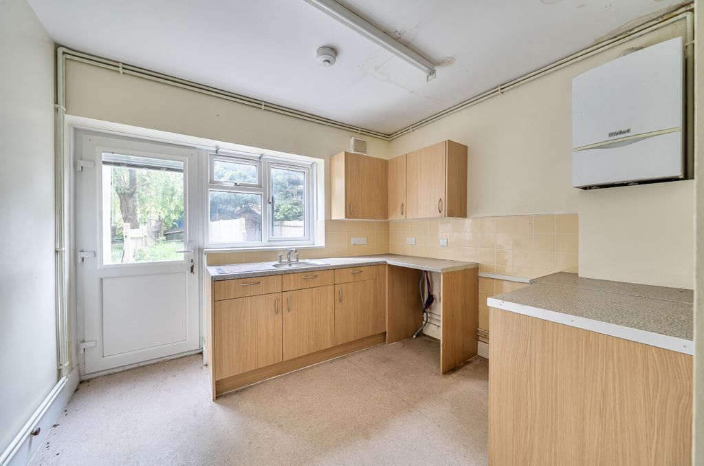 Property photo 3 of 9 1458536-4-69Fc8E1...