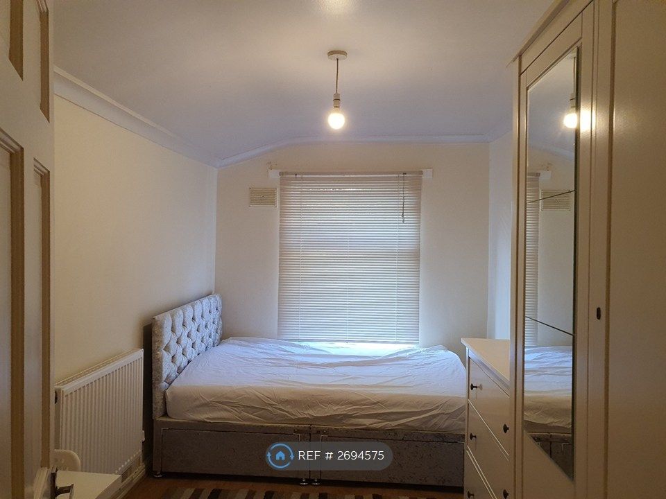 Property photo 2 of 6 Room 3