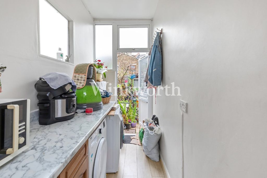 Property photo 3 of 10 Picture No. 13