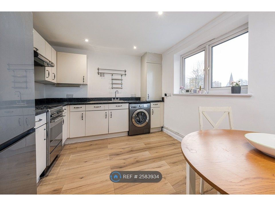 Property photo 3 of 10 Kitchen Breakfast Room