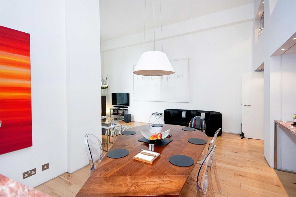 Property photo 3 of 10 Photo