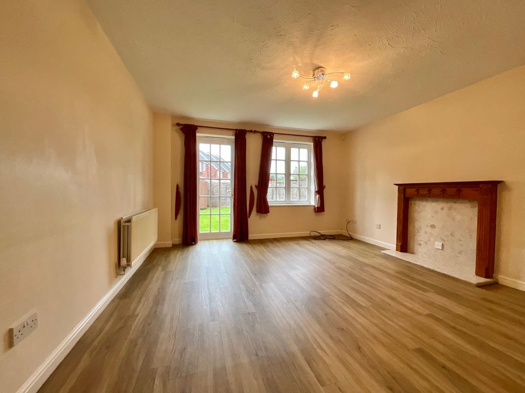 Property photo 2 of 11 Sitting Room