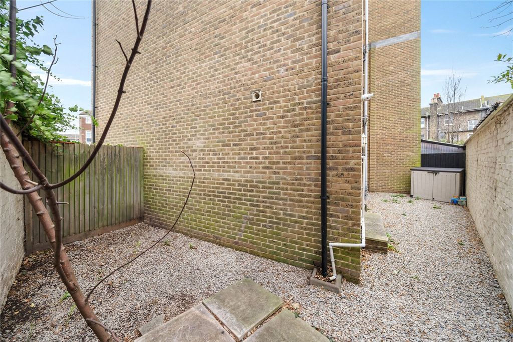 Property photo 3 of 12 External